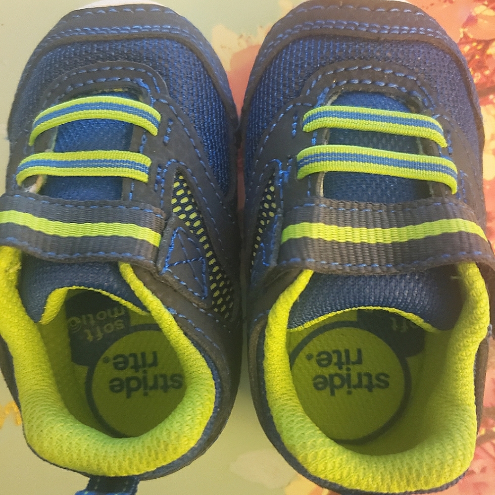 Strude Rite Baby Sneakers NEW